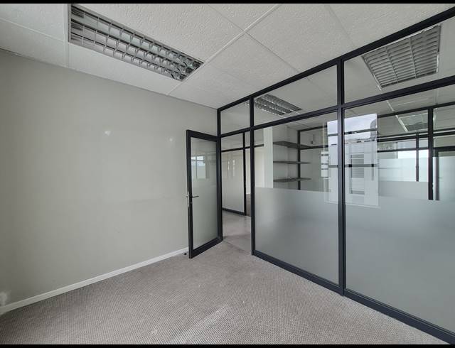 150M² OFFICE TO LET IN CRAIGHALL